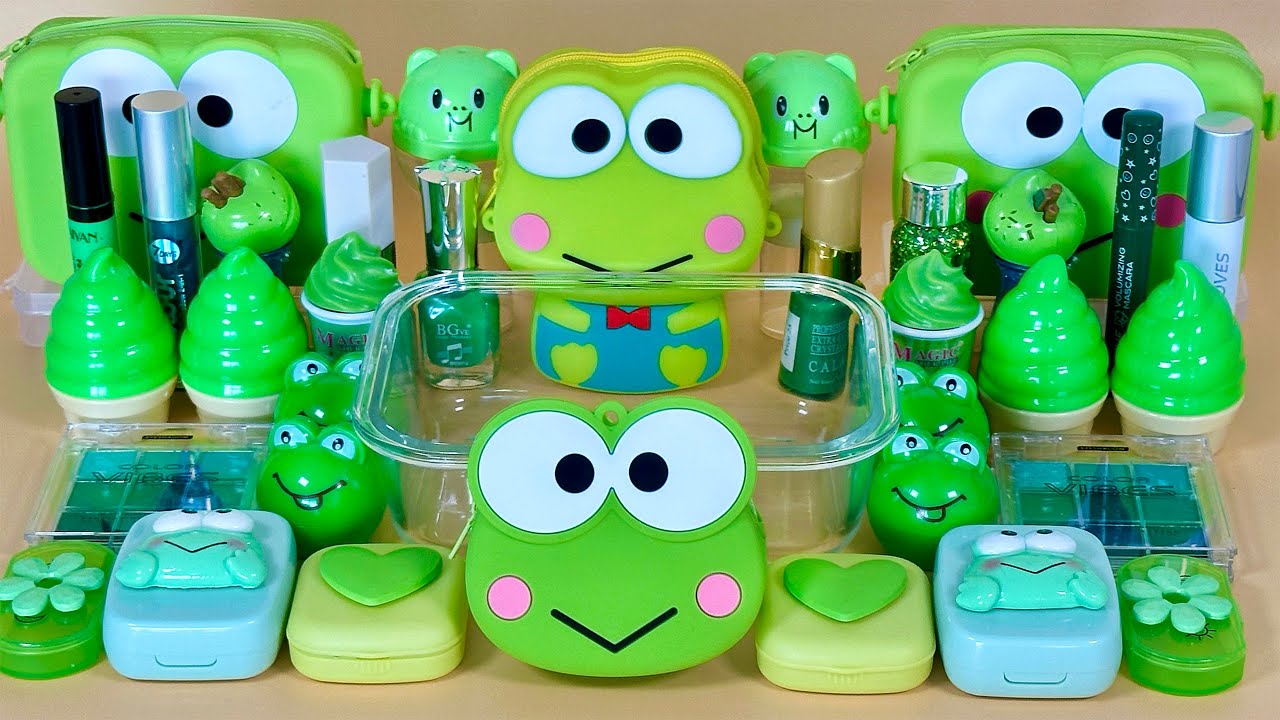 GREEN SLIME 💚 Mixing makeup and glitter into Clear Slime. ASMR Satisfying Slime Video.
