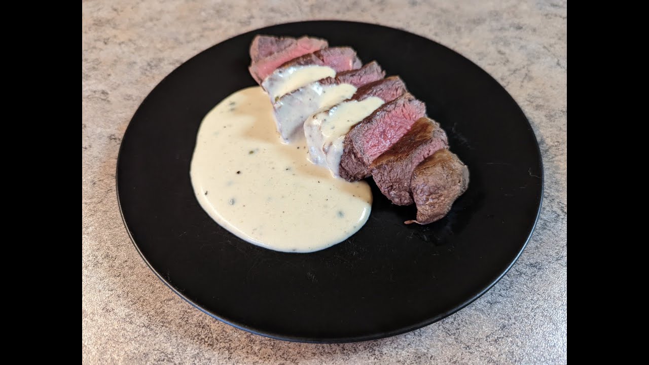 Steak mit Pfefferrahmsauce in der AMC Hotpan