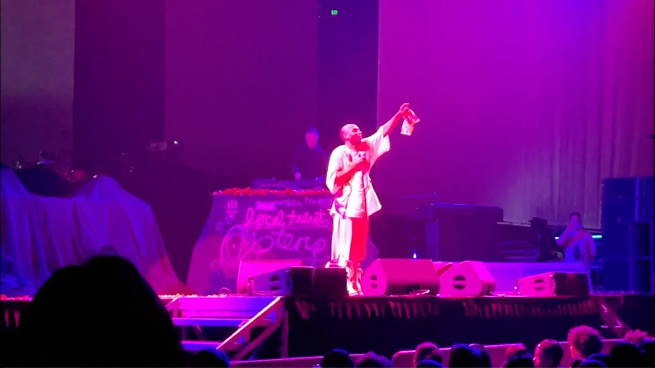 Yasiin Bey (Mos Def) Performs 