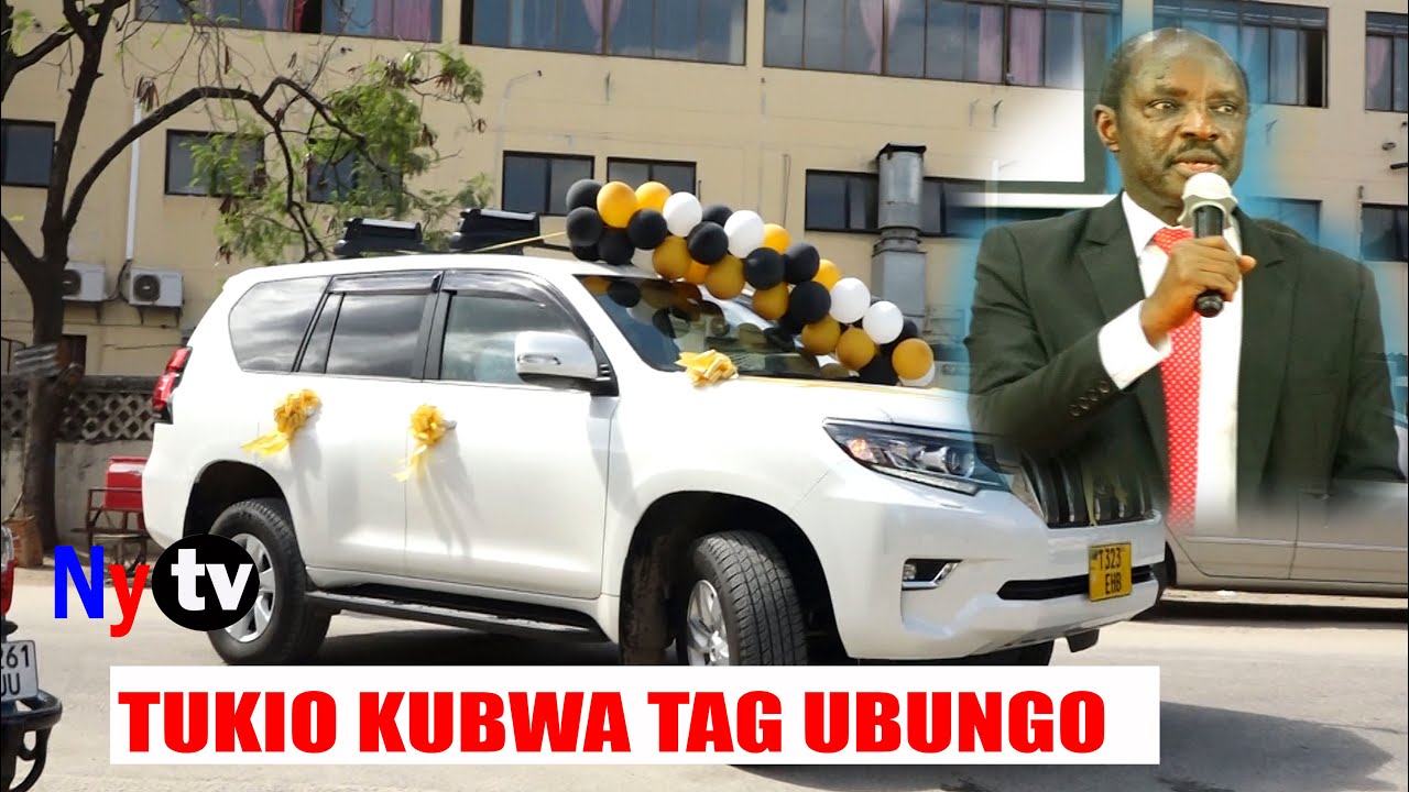 KANISA LA TAG UBUNGO WAMNUNULIA MCHUNGAJI KIONGOZI GARI LA MAMILION AINA YA PRADO T323 EHB