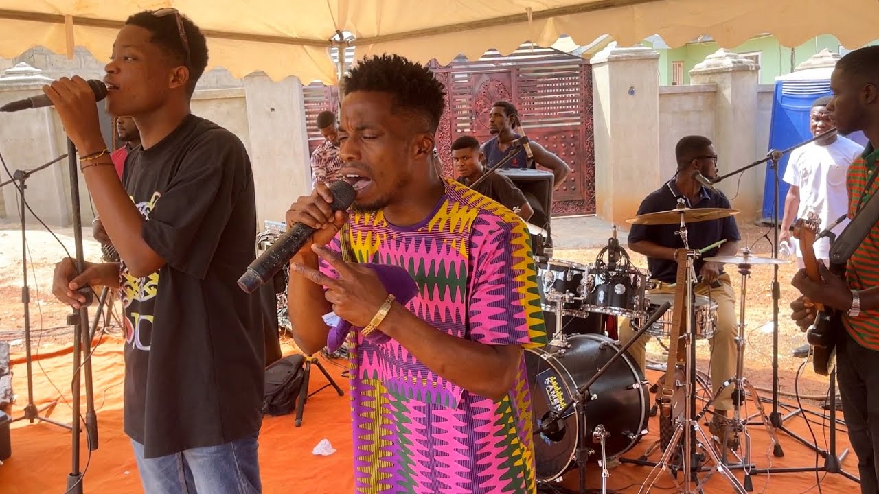 Hot🔥Ghanaian Reggae praises Medley||EMMA ON BASS🎸||AFRO BAND||Best Live Band Jam🎶Good sounds🎛️