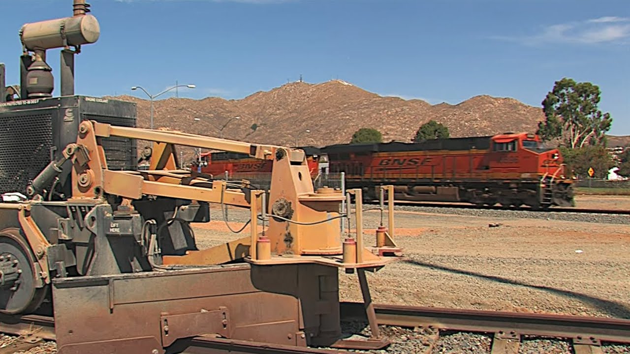 Inland Empire Railfanning Tour Volume 10: Chasing a BNSF Baretable down the Perris Valley Line!