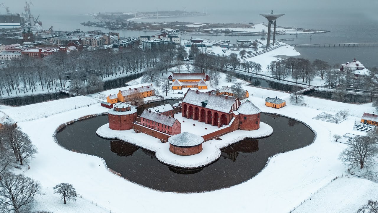 Landskrona täckt med snö