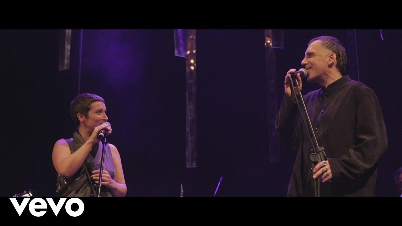 Arnaldo Antunes - Naturalmente, Naturalmente (Ao Vivo) ft. Hélder Gonçalves, Manuela Azevedo