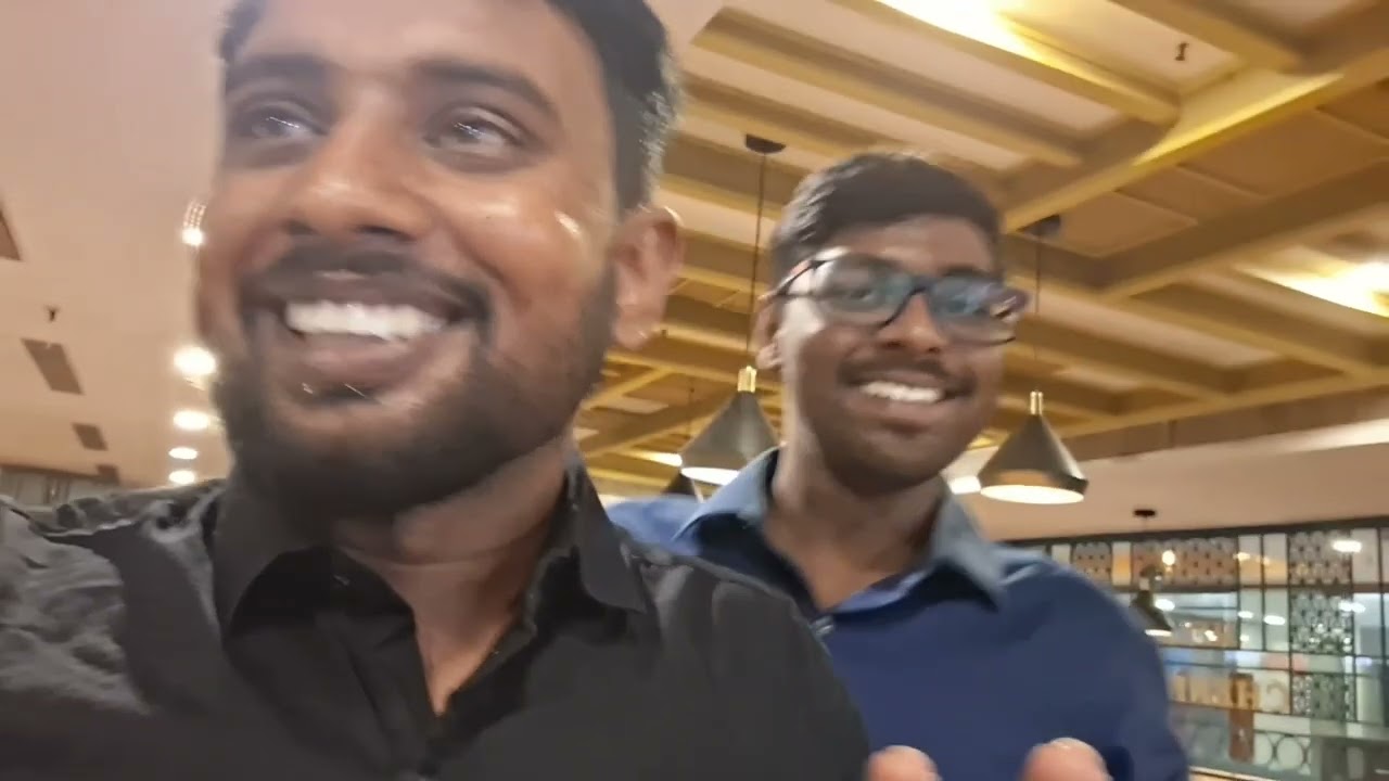 Party karte time hua kuch aysha...#vlog, #vloglife #vloggers #explore #grind #spladle #wings #explor