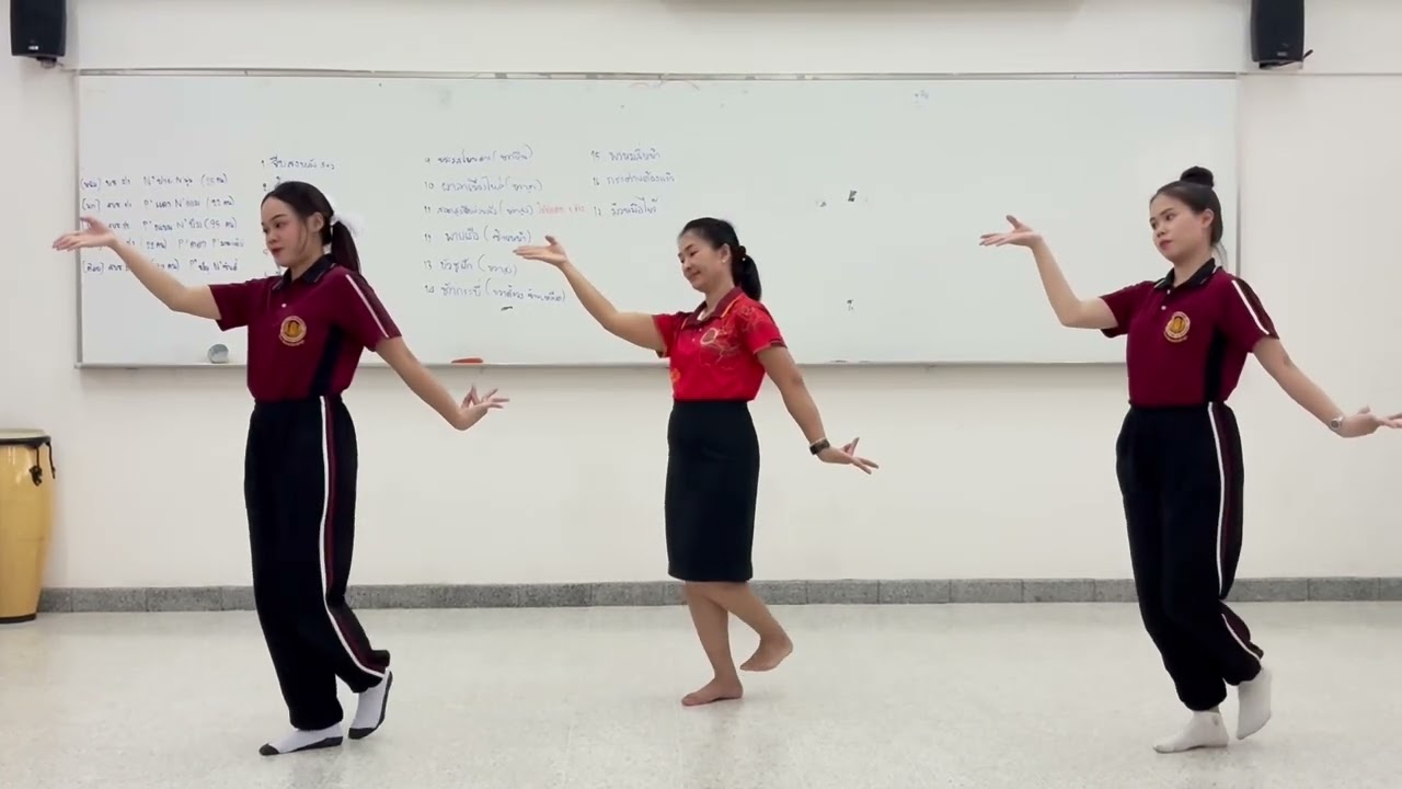 ฟ้อนกาสะลอง แผนกวิชาการบัญชี 2568 ขออนุญาตพ่อครู แม่ครูที่คิดท่าฟ้อนนะคะ
