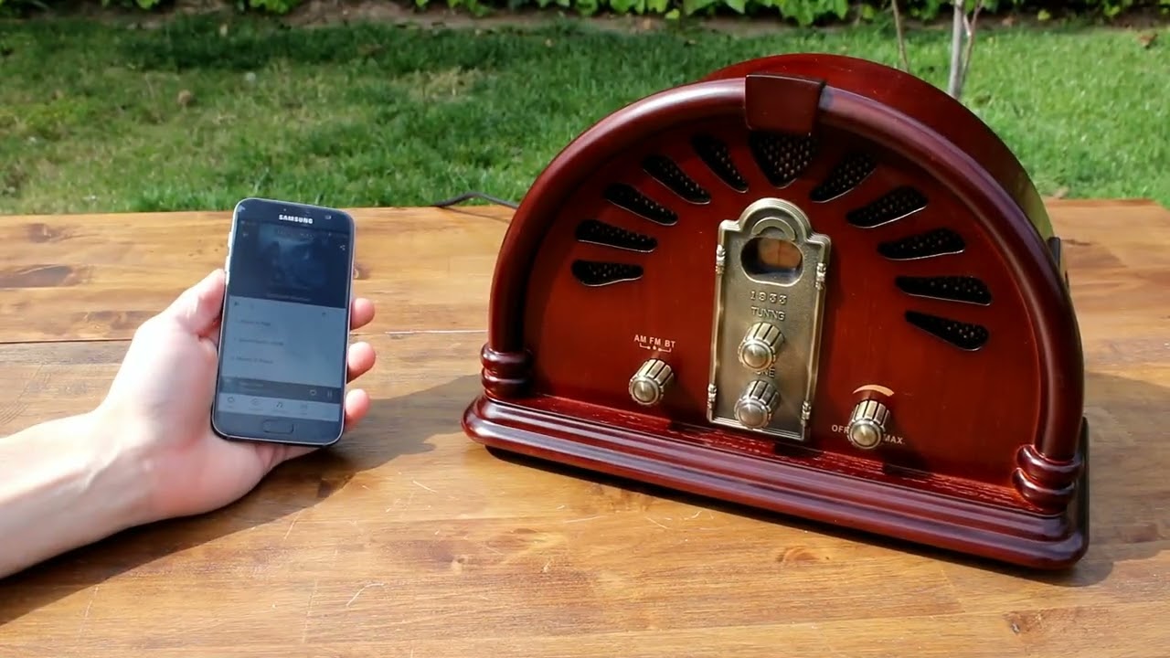 Retro, vintage style wooden radio with AM/FM radio & Bluetooth (ClearClick VR44)