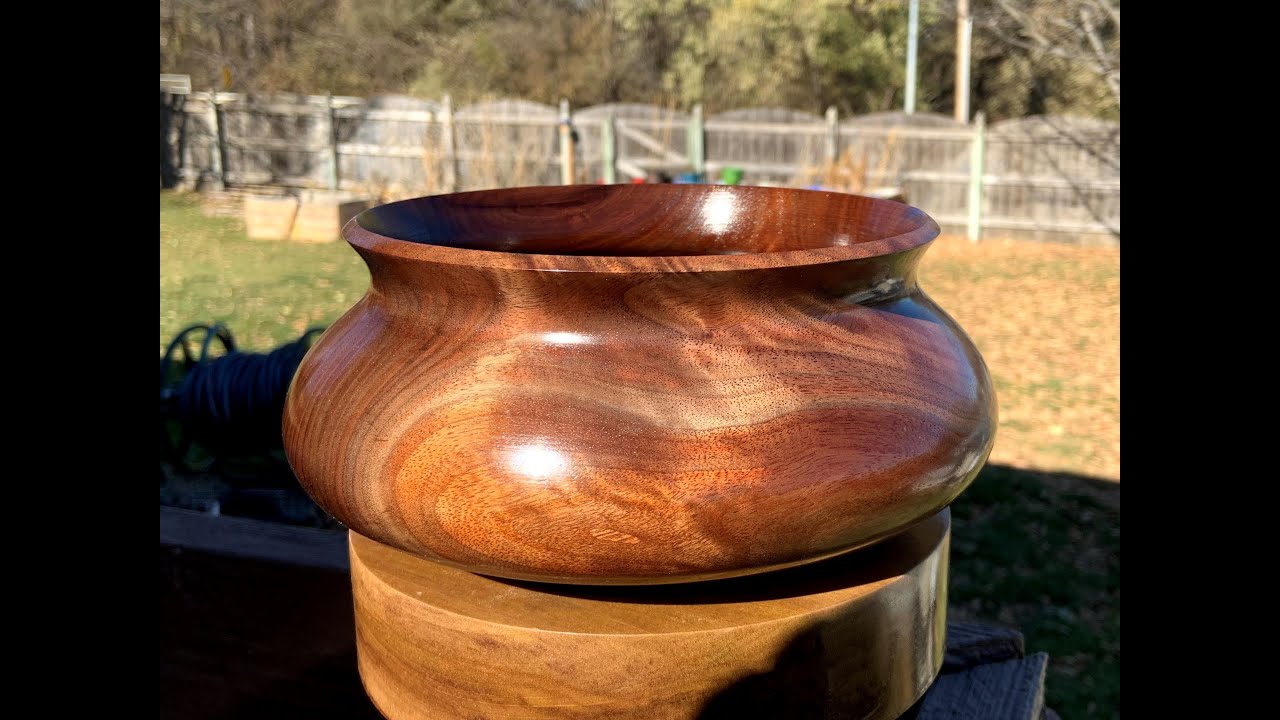 Woodturning a Walnut Pot