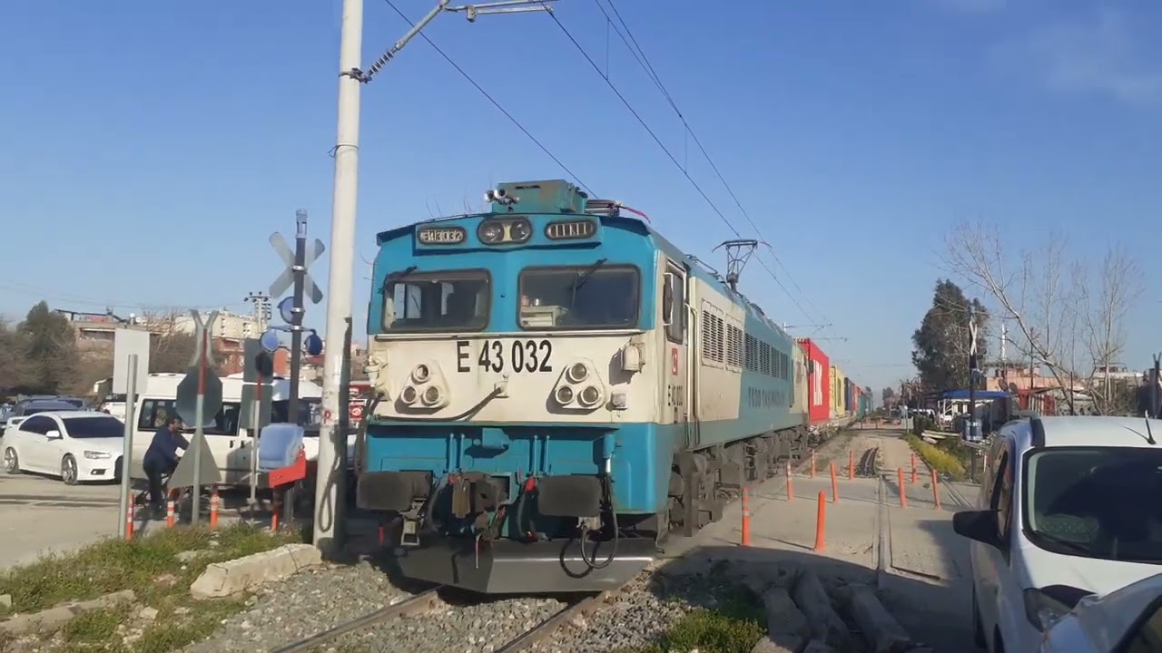 Toshiba E 43 032 Elektirkli Yük Treni