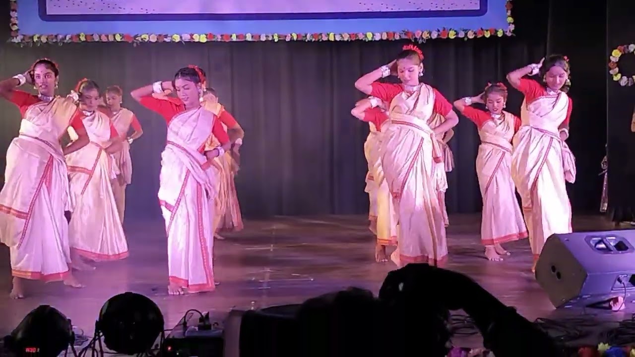 Bihu dance performance by Khanna High school girls 