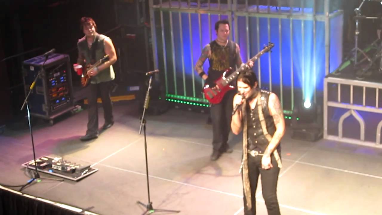 "Room 21" in HD - Hinder 12/8/10 Baltimore, MD