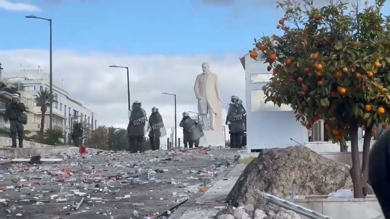 Συγκέντρωση για τα Τέμπη: Νέος κύκλος επεισοδίων στο Σύνταγμα | newsbomb.gr | newsbomb.gr