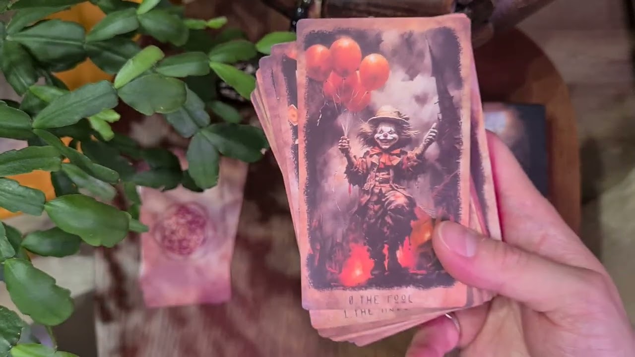 Классная колода! HoroScare Tarot Обзор