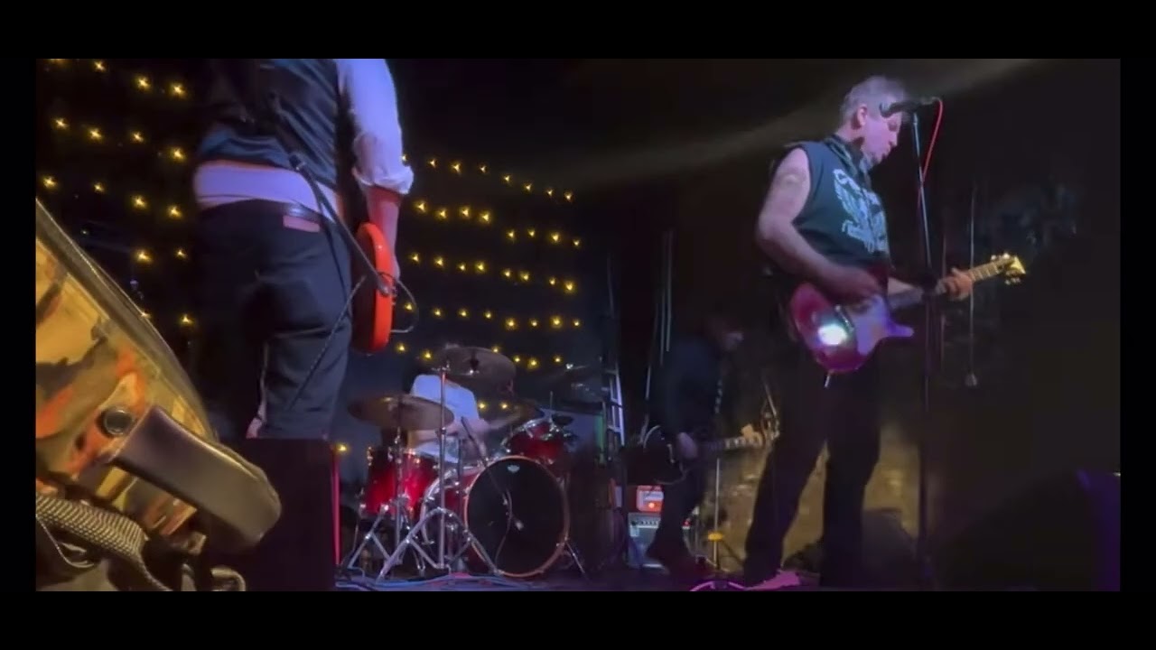 Longshots - Sit Tight & Talk To Johnny - The Globe Glossop - 27/12/25