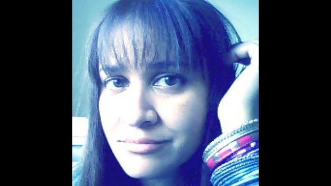 Indie Come out of the frame