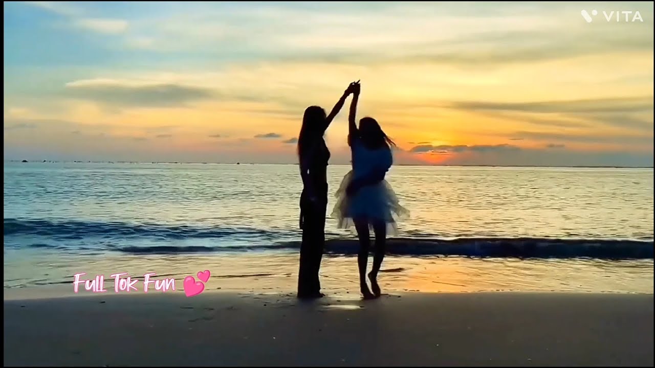 Lesbian Cute Love Story | Love Story | Cute Love | Bach Hop | Hindi Song | Full Tok Fun (198)
