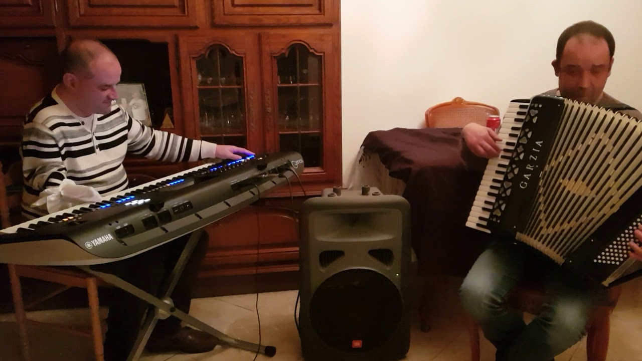 Spanish eyes - Yamaha Genos + accordion