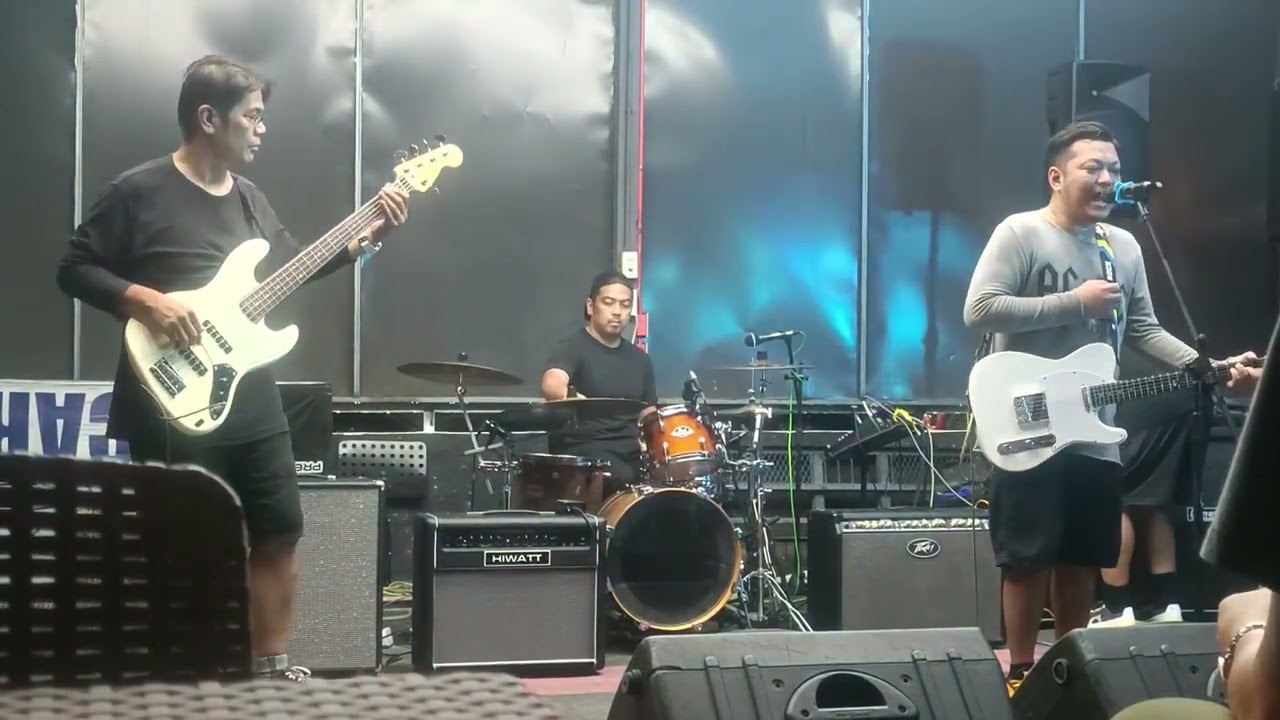 Alive - Frio