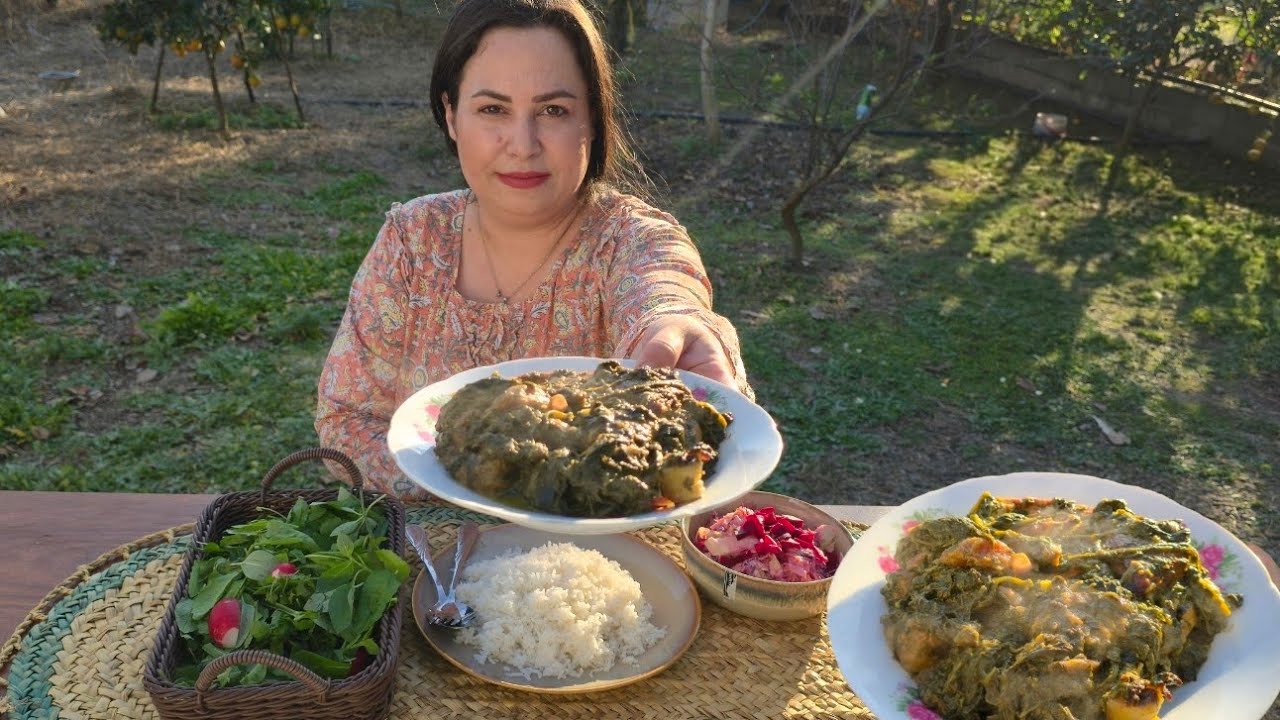  Traditional Countryside Recipe: Spinach&ndash;Plum Chicken Stew Cooked on Firewood