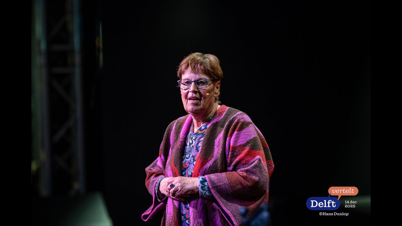 Jorie van Leeuwen tijdens Delft Vertelt, editie #38, op 14 december 2025 in HAL015