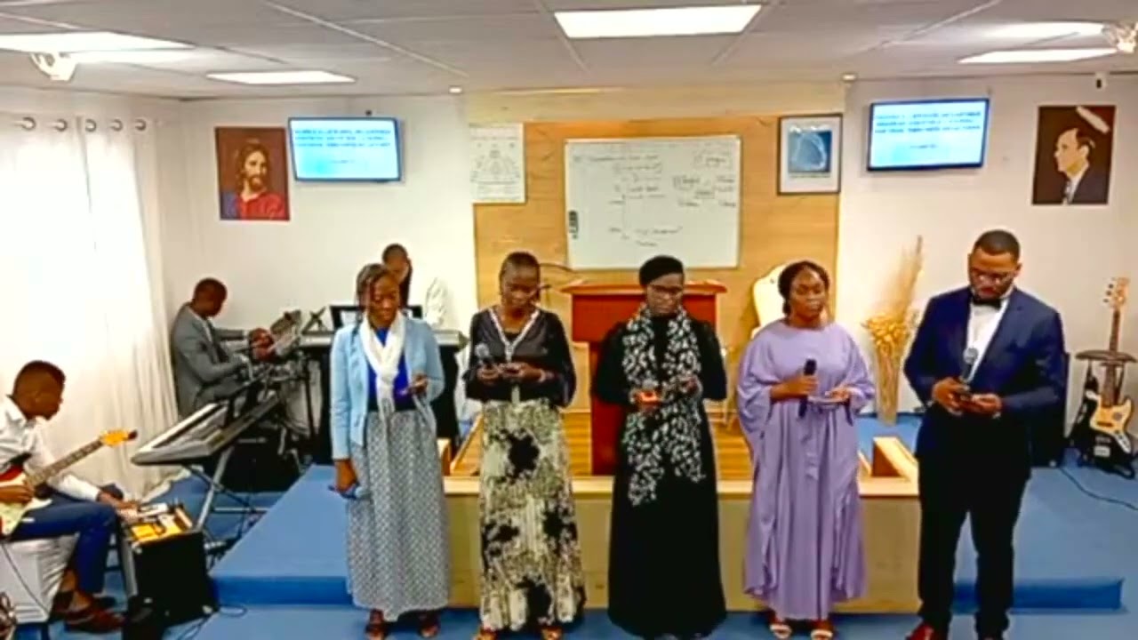 Que tu es grand - Ikoyo &eacute;vodie et le groupe TLV
