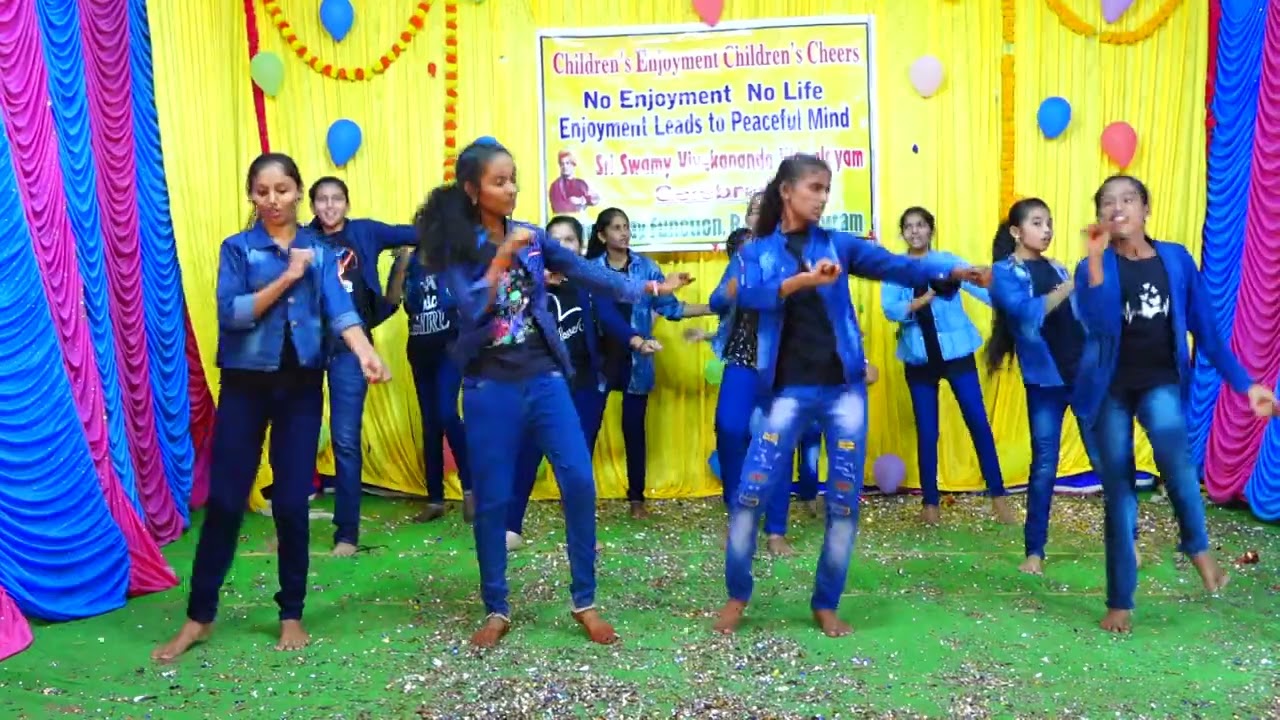 SRI SWAMY VIVEKANANDA VIDYALAYAM 7th Class Girls Remix Song Performance