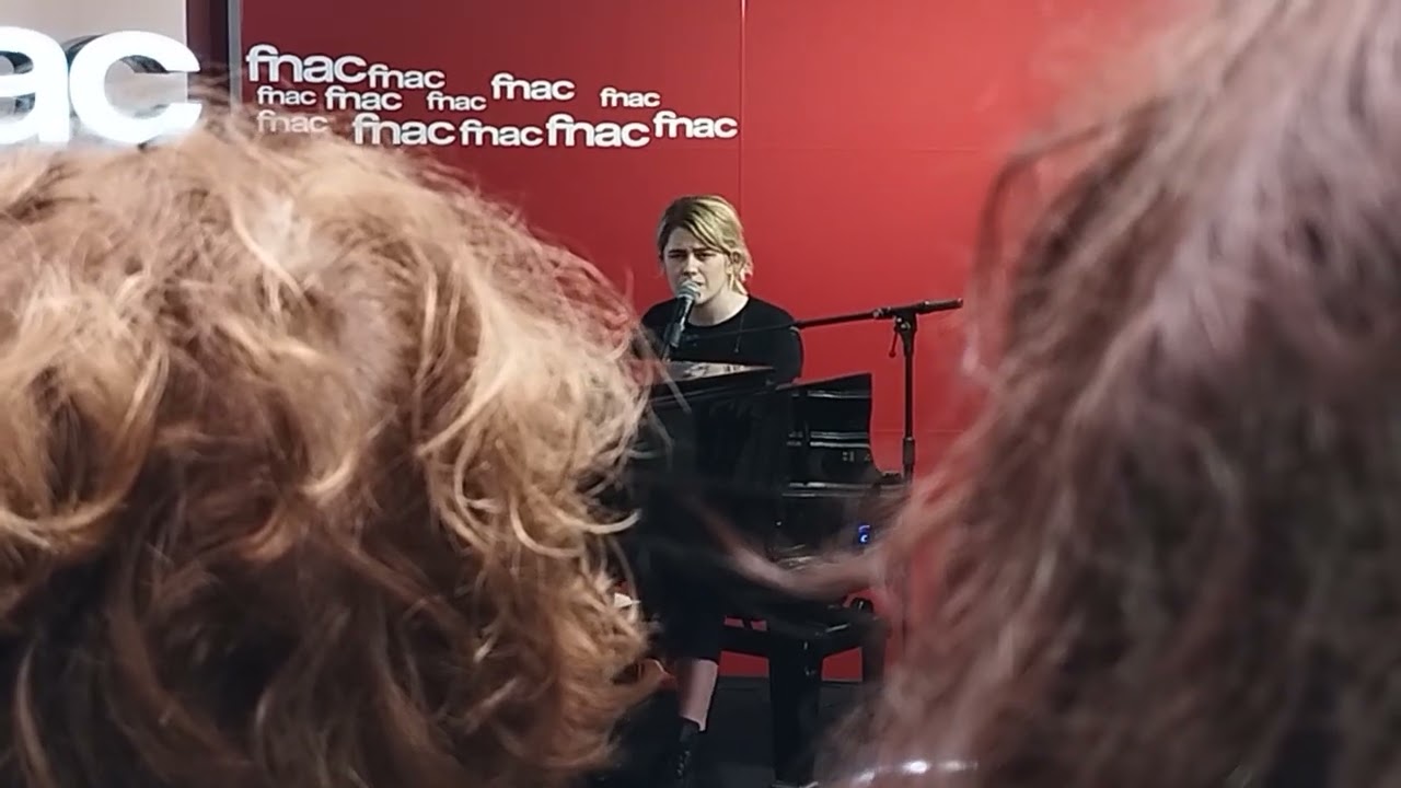 Zaho de Sagazan - Showcase @Fnac de Ternes