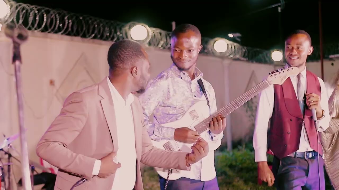 NSENDA Fiston Gloire MAMBA (live chez l’hon Jean Paul MBOMA)
