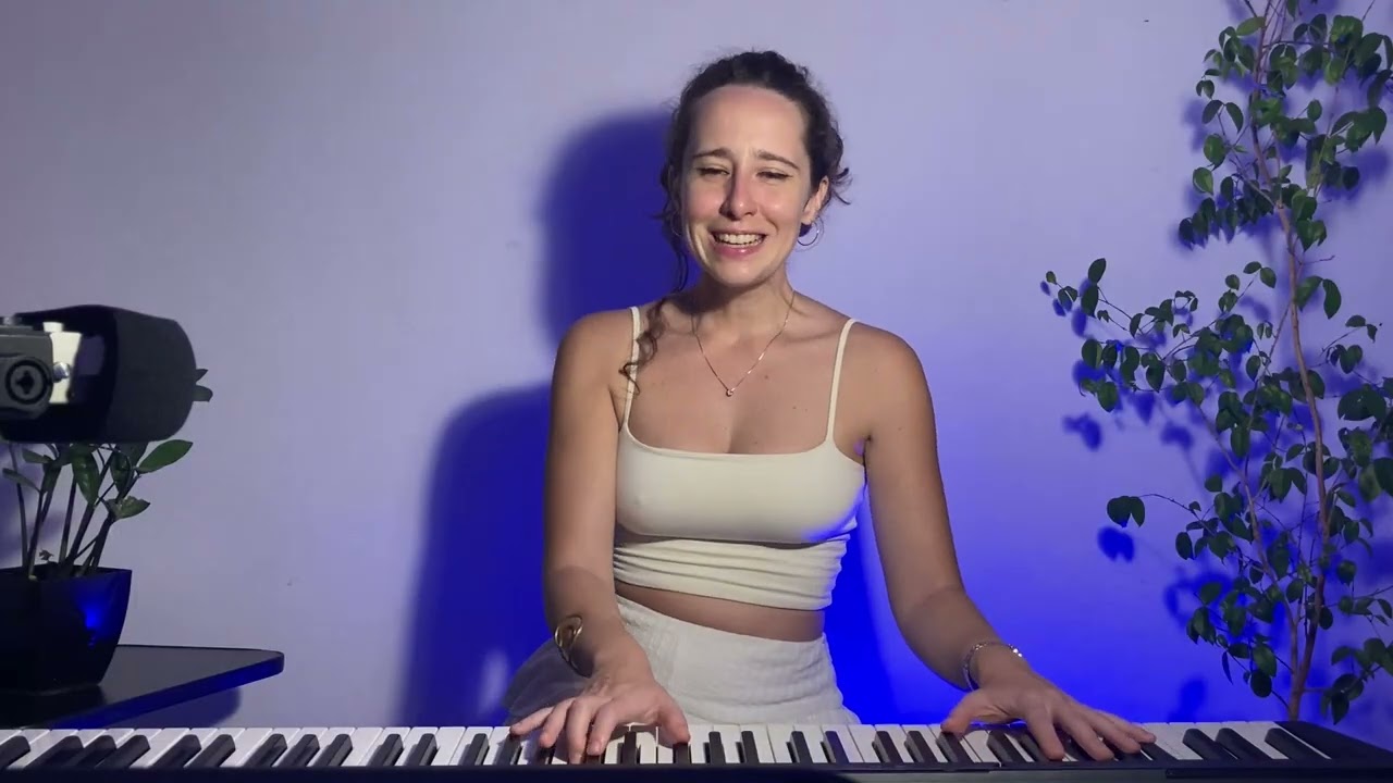 Onde Anda Você - por Julie Wein - piano & voz