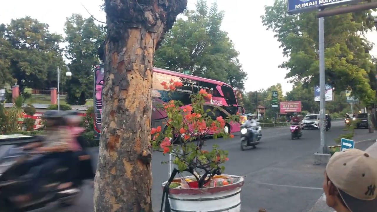 Bis Double Decker Kencana