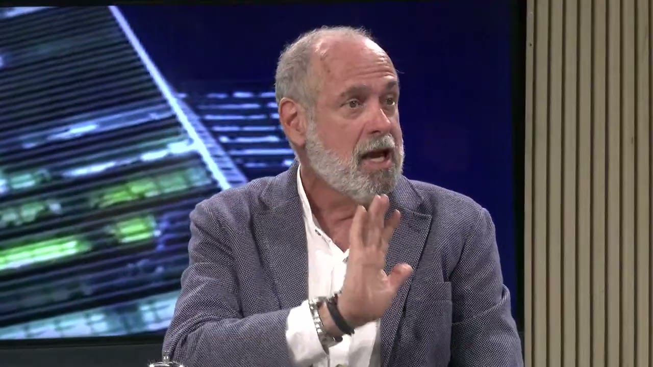 No olvidemos que Petro fue santista ocho años y no sabemos si aún lo es