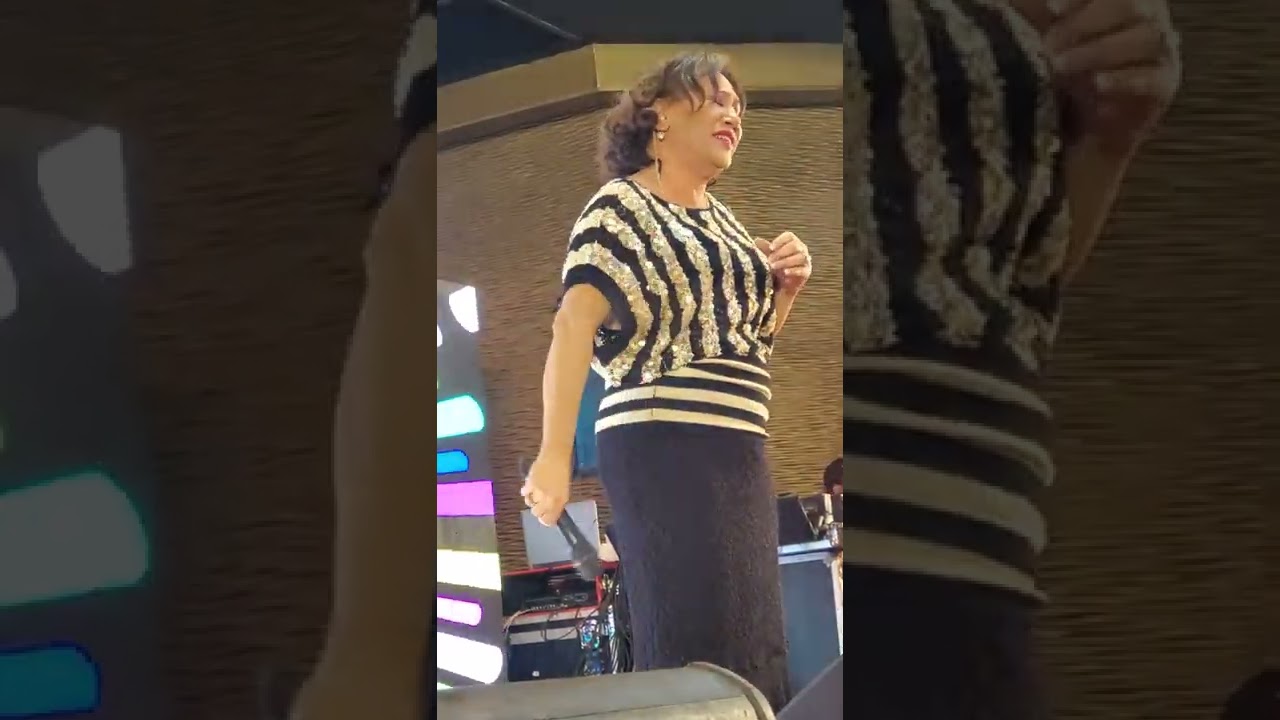 NUESTRA QUERIDA CANTANTE DOMINICANA  ANAHAY, interpretando su tema que Dios te perdone.