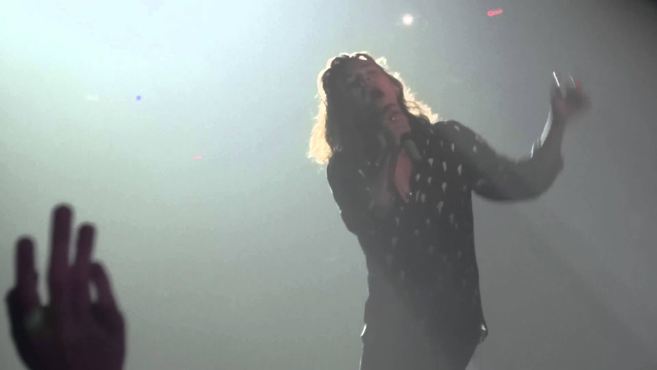 Little White Lies - One Direction - London 29/09/2015