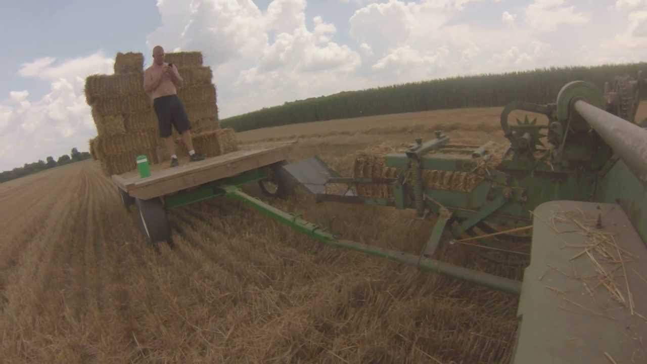 John Deere 14T baler