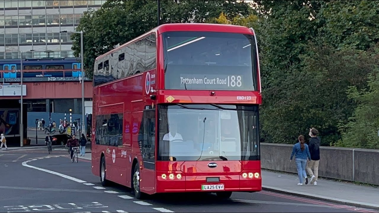 London buses at Waterloo Bridge 21/09/25