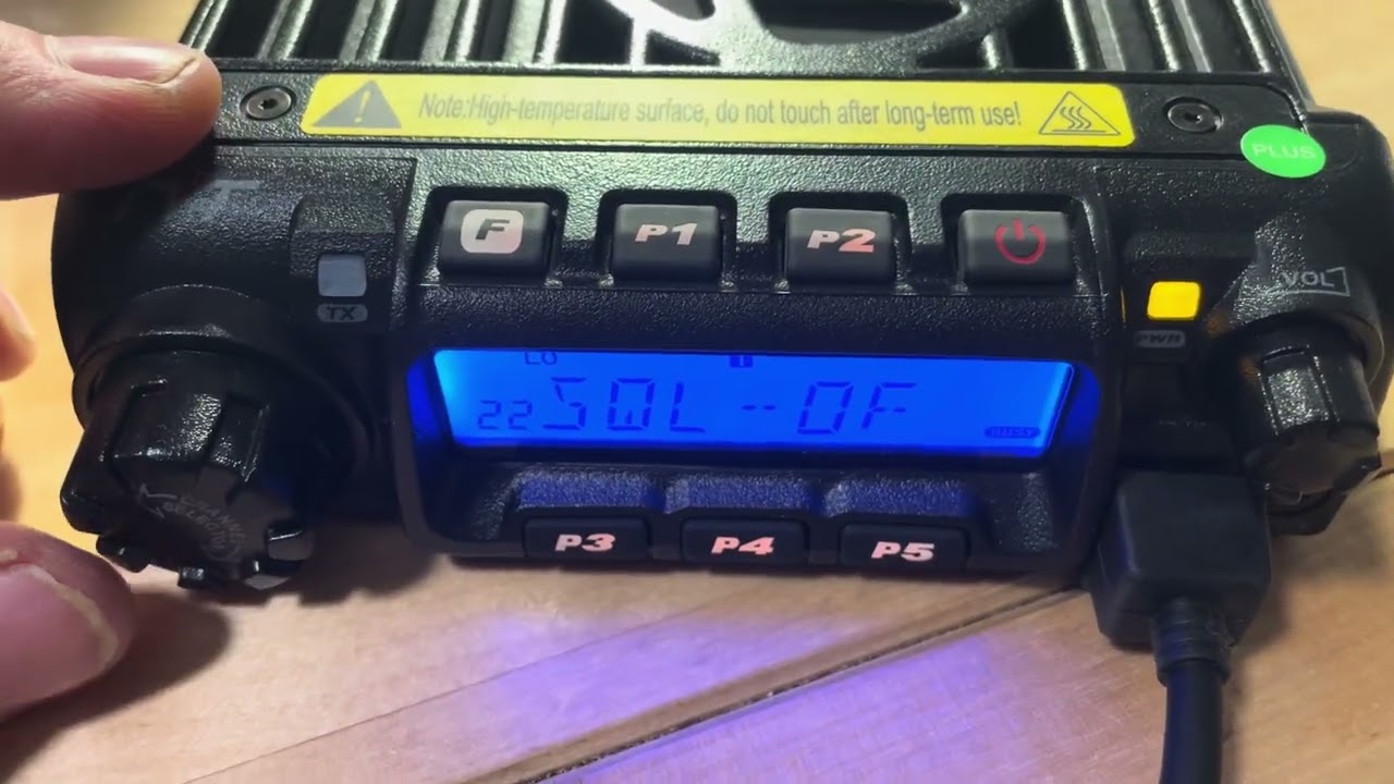 Opening the squelch on a TYT TH-9000D