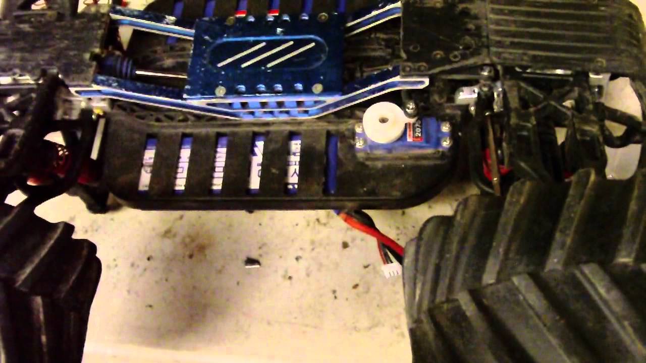 My Traxxas E-Maxx 3906 Brushless with turnigy trackstar Motor & MMM ESC