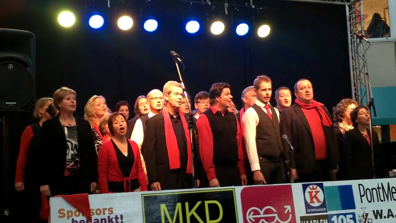 Zanggroep Voices   It's Beginning to Look a Lot Like Christmas 2012