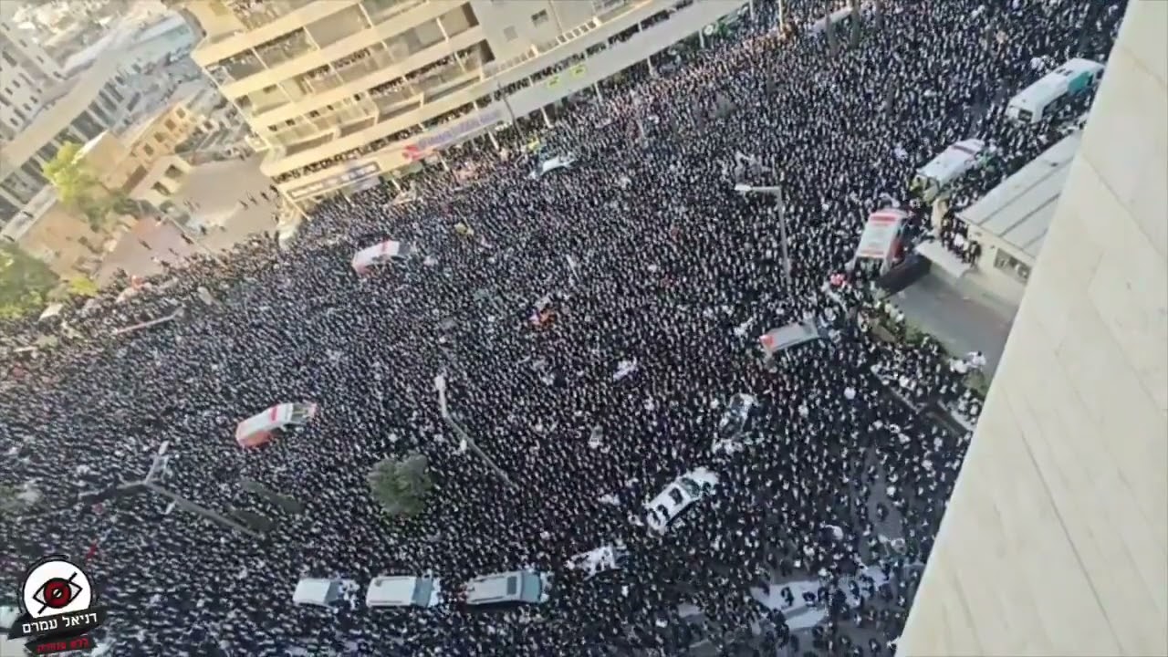 Ultra-Orthodox (Haredi) Jews rally in Jerusalem against Israeli conscription law  #israel #jerusalem
