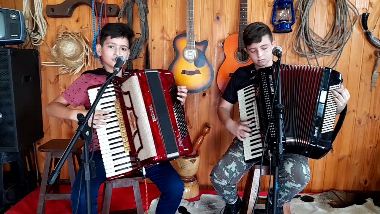 ARLLES DINAN E GUILHERME REBELATO