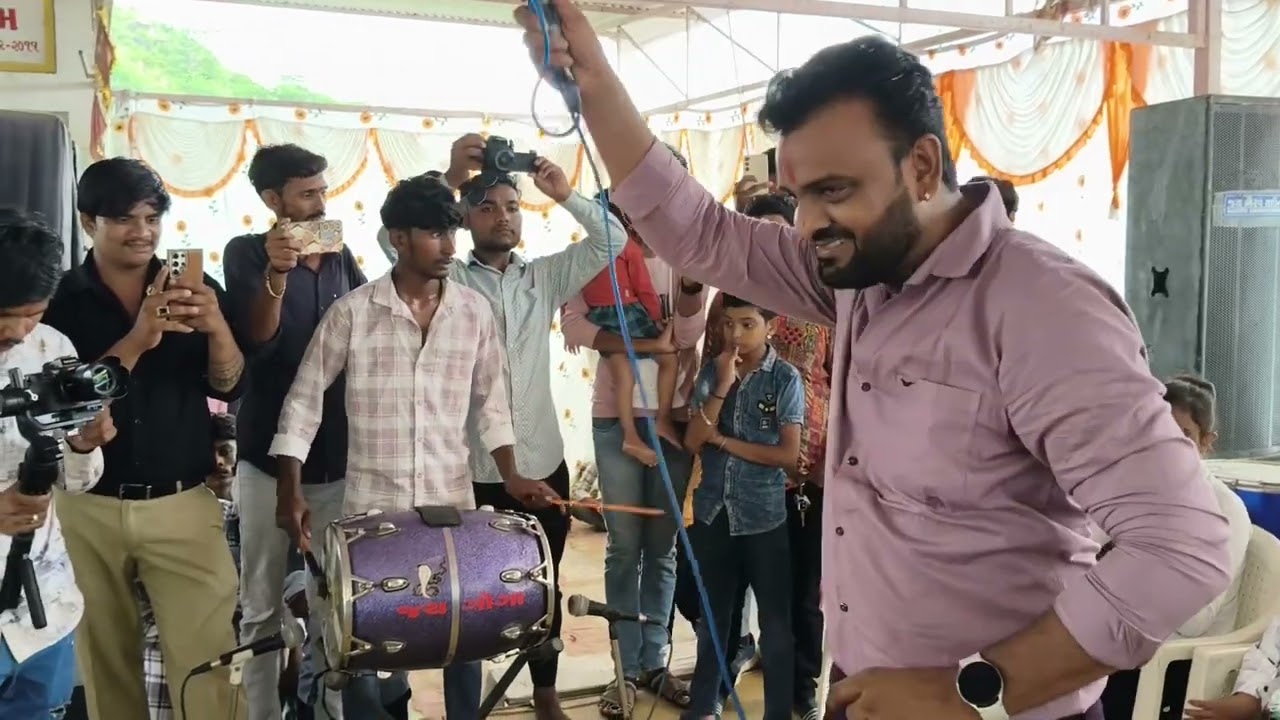 ગામ માલણા ગોગા મહારાજ નાં મંદિરે રાકેશ બારોટ પ્રોગ્રામમાં ધૂમ મચાવી