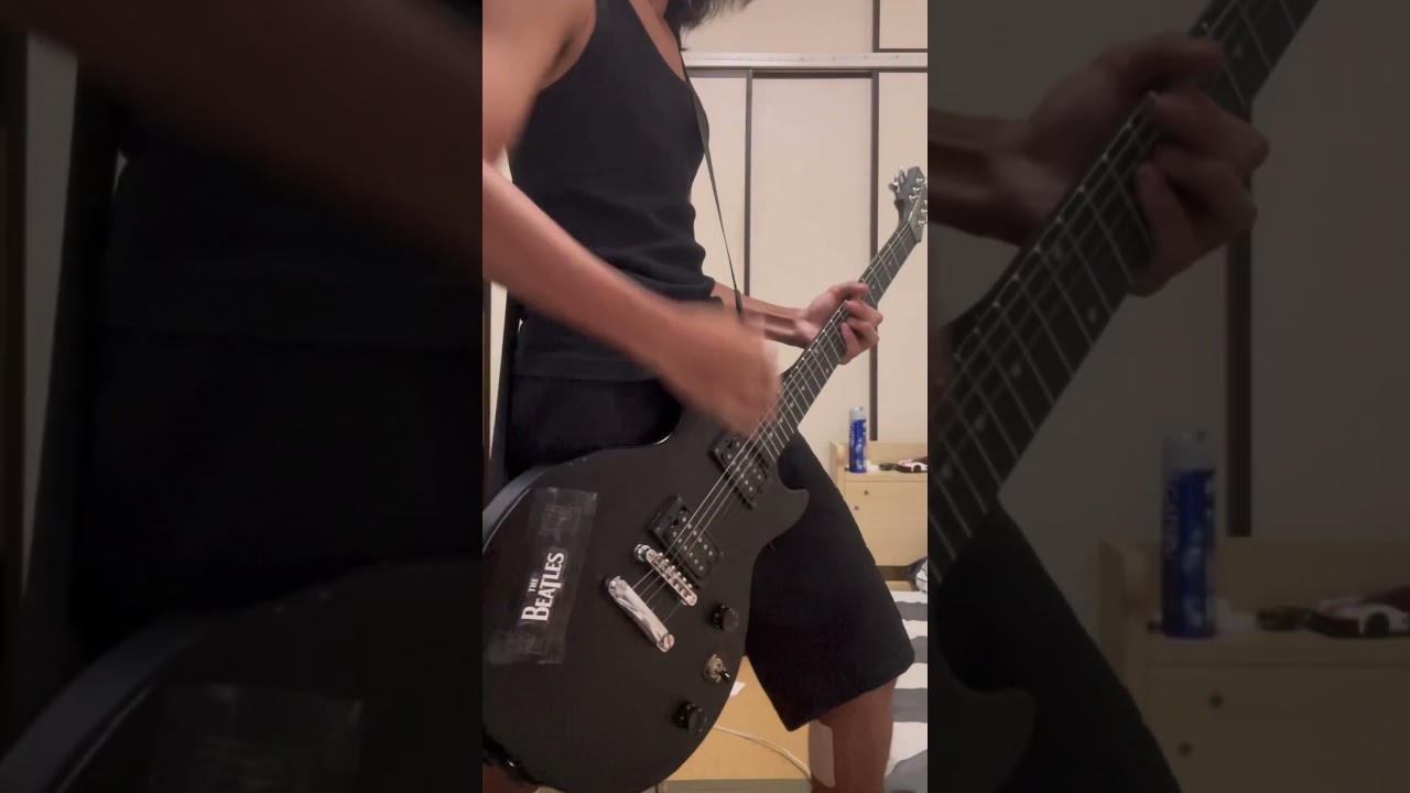 What really happens when you strum like Billie Joe Armstrong! pt. 2 #billiejoearmstrong #greenday