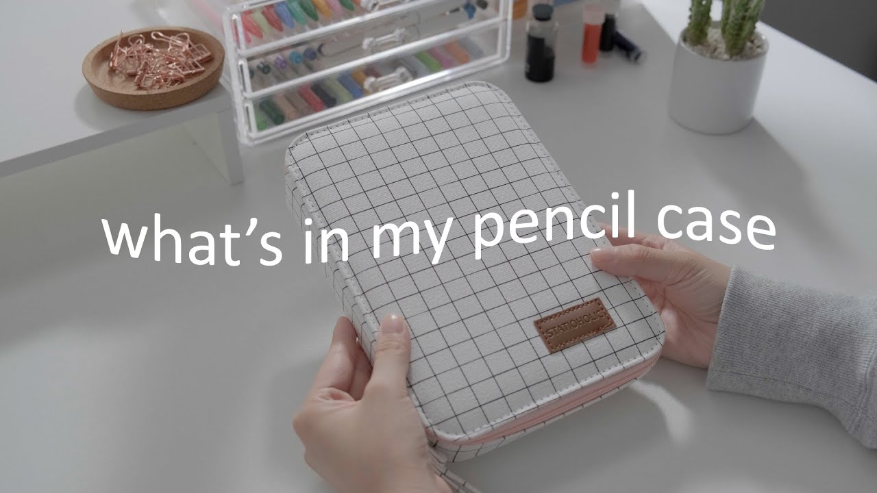 what's in my pencil case 🍀 2021