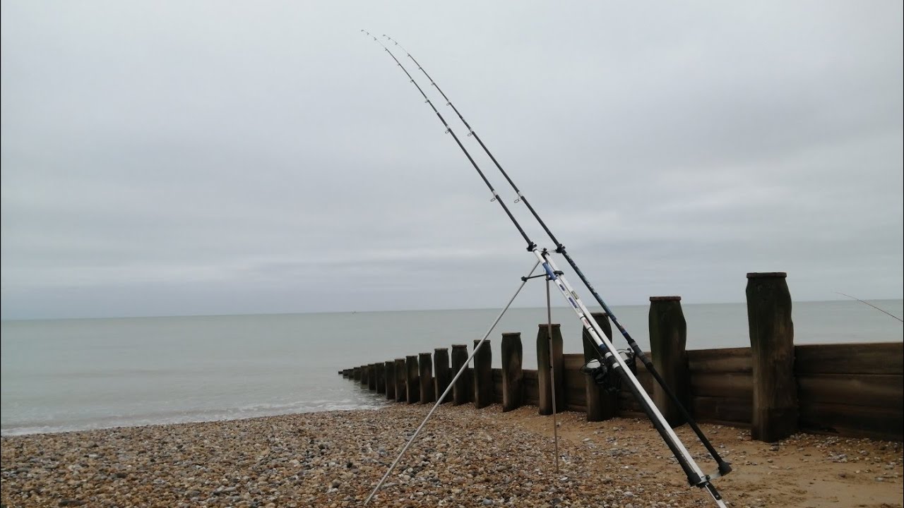 FISHING FOR PLAICE AT LANGNEY POINT EASTBOURNE (UK SEA FISHING)