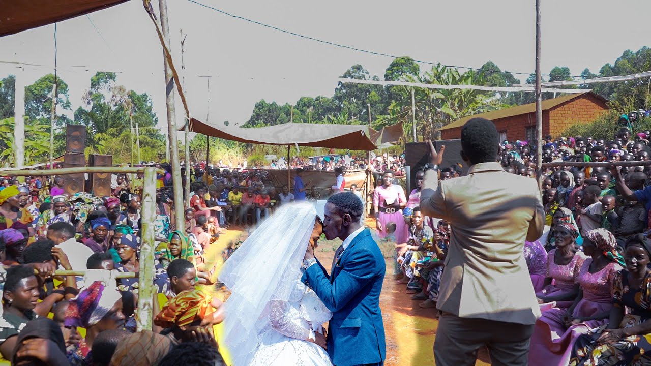 HARUSI ILIYOLETA TAHARUKI KIJIJI KIZIMA YAHUDHULIWA NA KIJIJI KIZIMA BUHOLO ,NDOA YA AMAN,