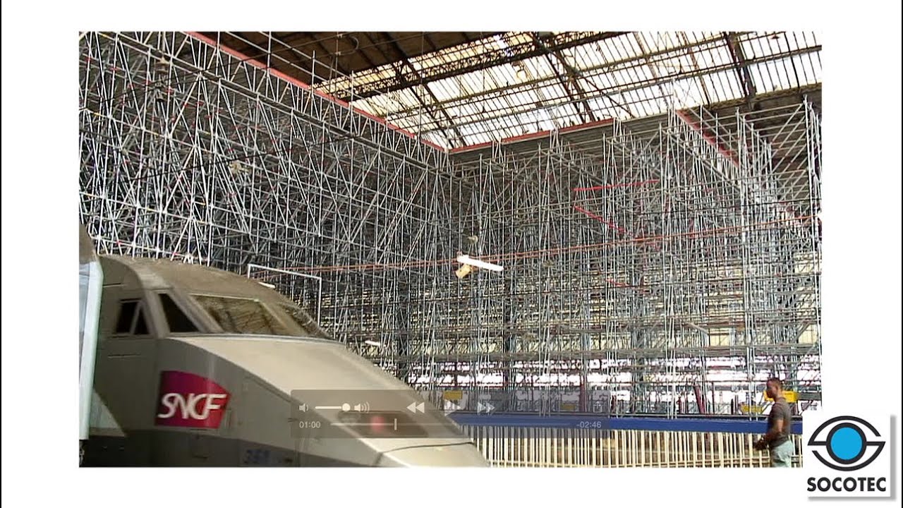 Inspection du montage d'un échafaudage de 2500 tonnes