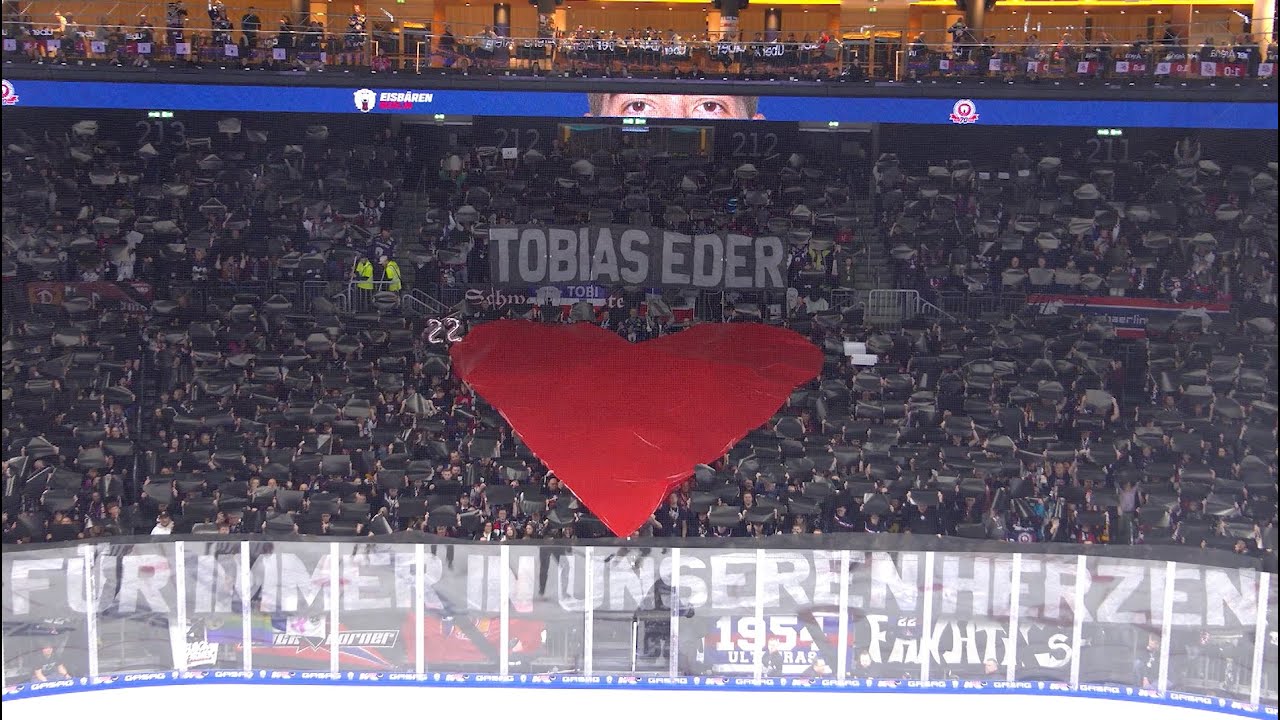 Zu Ehren von Tobi Eder - Ein Moment der Stille in der Uber Arena