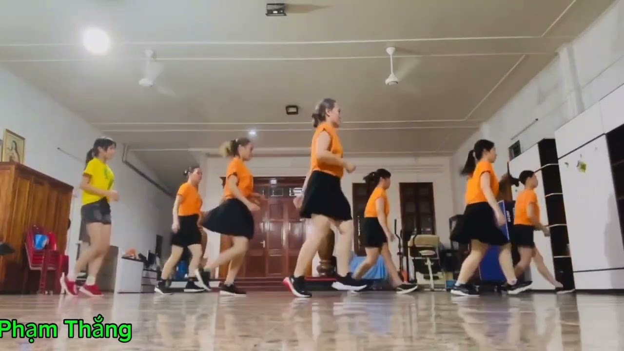 Đồng diễn Shuffle Dance Tình Yêu Bất Diệt.  Saka Trương Tuyền,  Hồ Việt Trung.