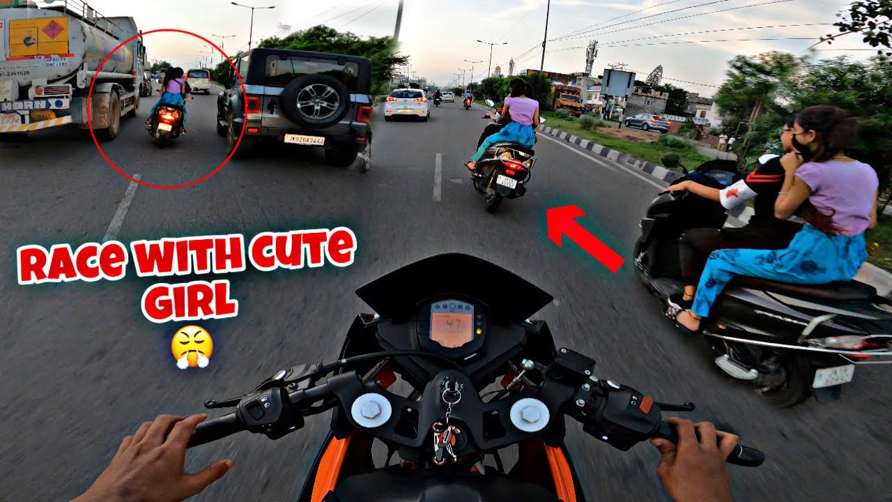 Race with cute girl 😤kya scooty chla rahi hai ladki 😨