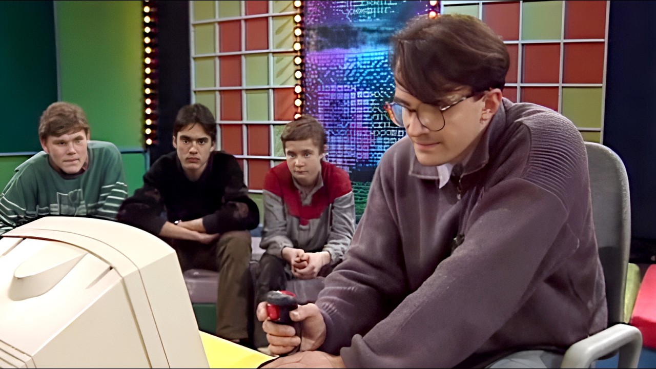 Joystick 1992 Wiesław Tupaczewski (29 lat, kabaret OT.TO) gramy: Games: Summer Edition (Amiga 1988)